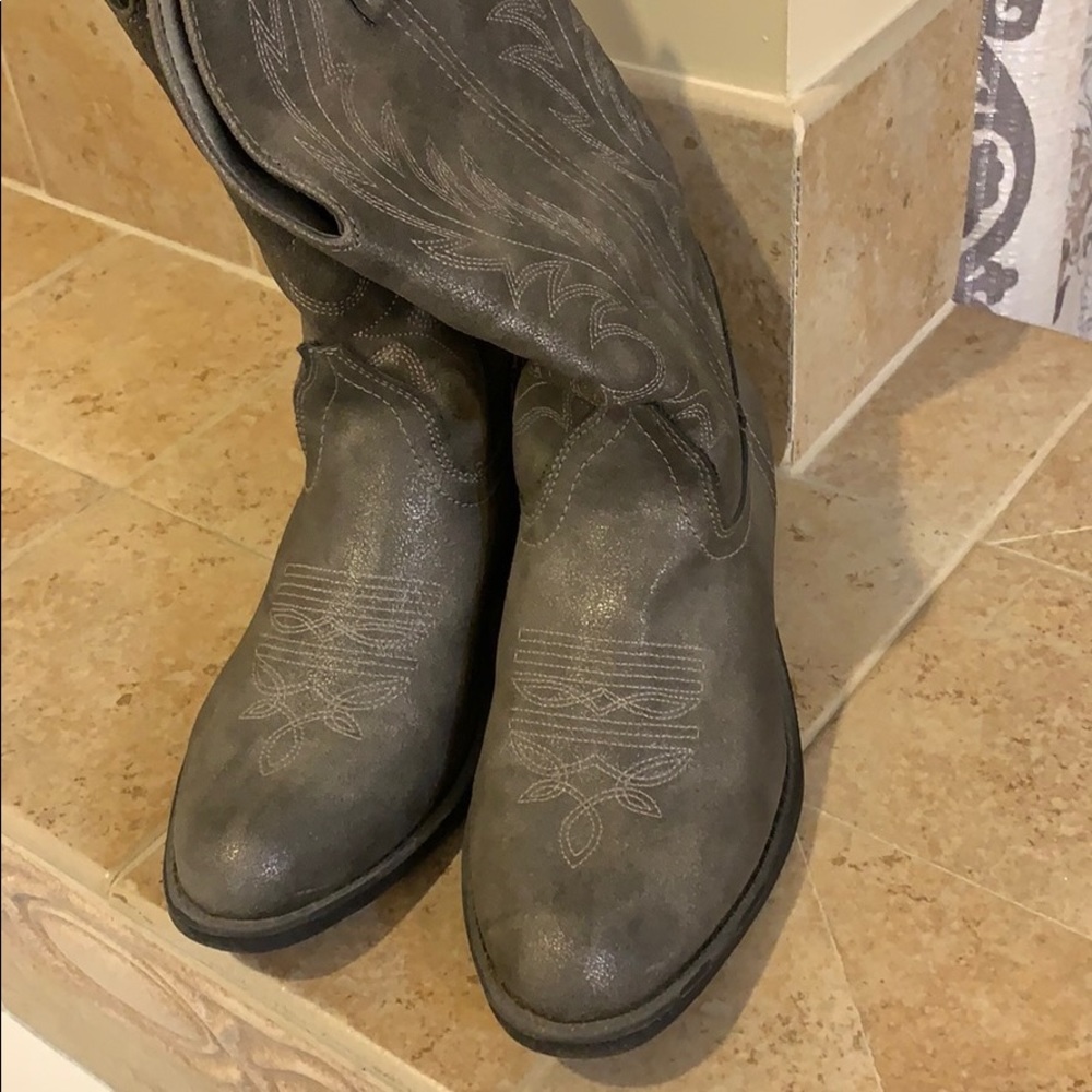 PEWTER COWGIRL BOOTS